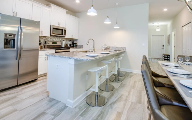 Romeo Circle Villa Storey Lake 1