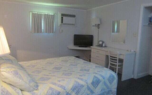 Country Squire Motel