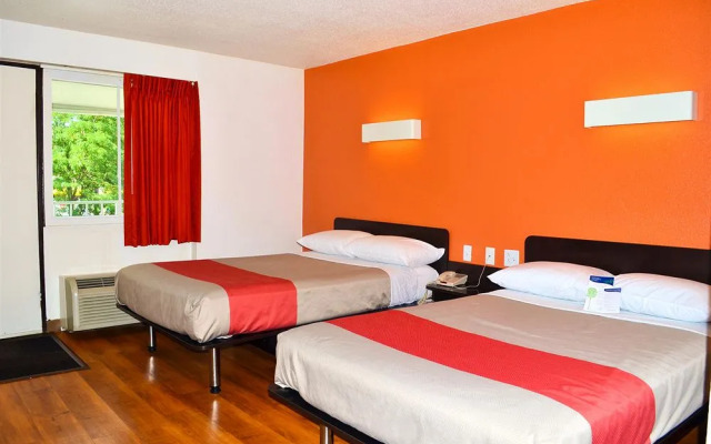 Motel 6 Boston South - Braintree