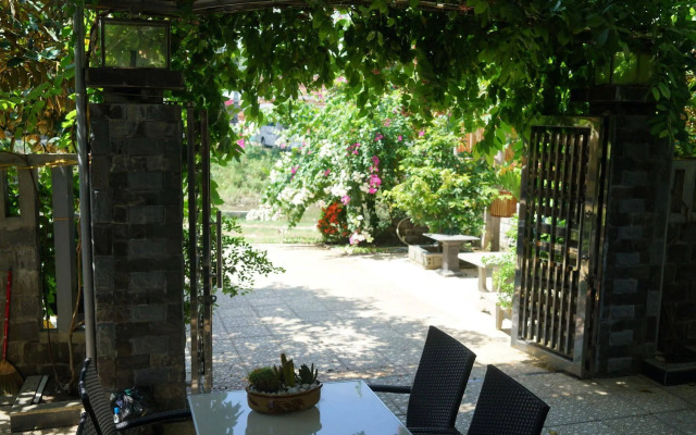 Mina Le Villa