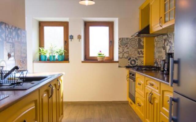 Silvia's Apartment