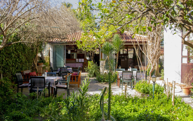 Begonville Hotel