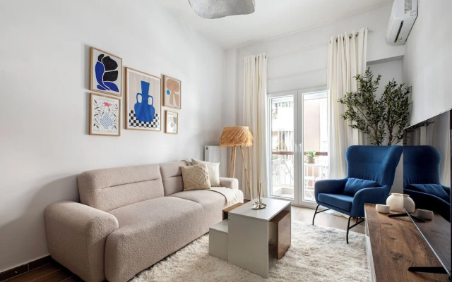 Les Nuances de Blue 1-BR Apt in Athens