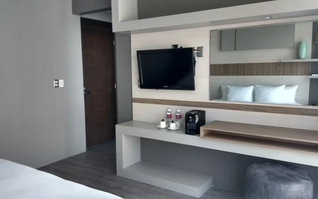 ESDUMA HK Hotel Pachuca