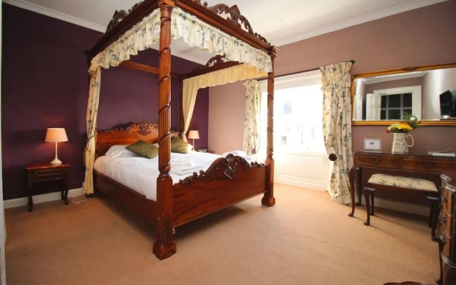 Blue Bell Hotel