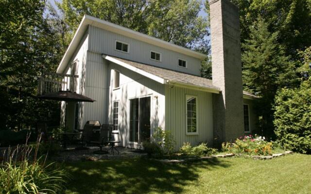 CHALET AU BORD DE L\'EAU LE NYMPHéA