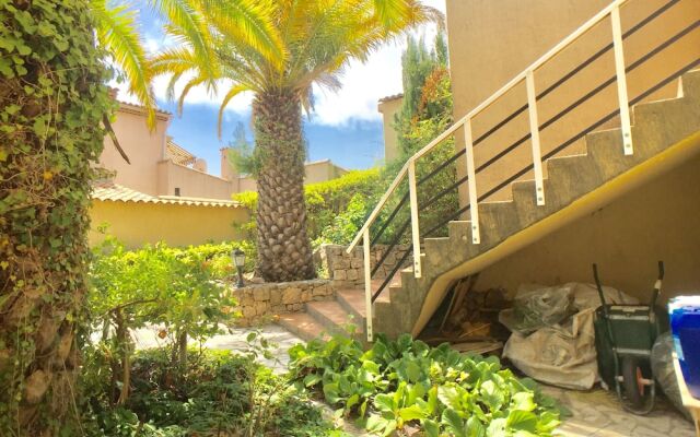 Villa Provence Pool & View