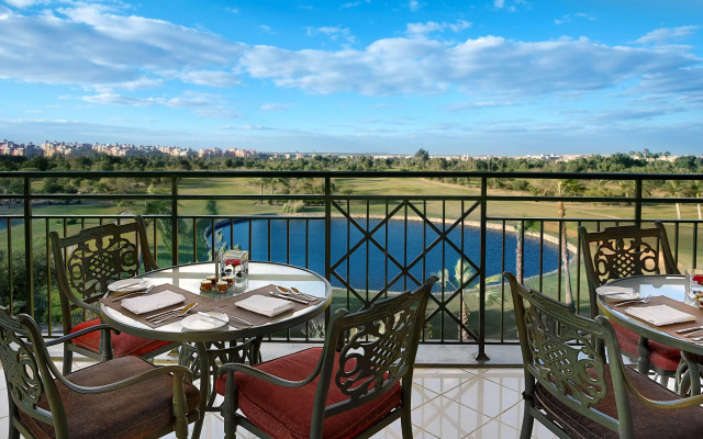 Hilton Pyramids Golf