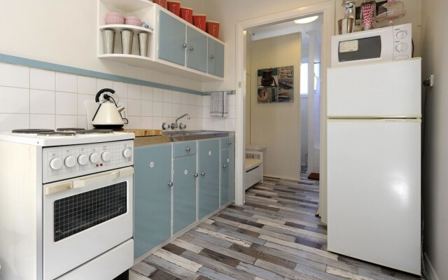 Shoal Bay Ave 4/14 - Shoal Bay