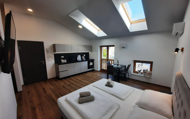 Apartments Hlapi with SPA