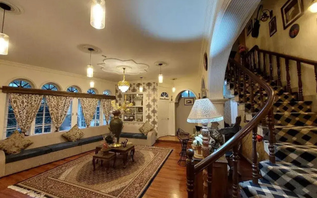 Heritage Rose Inn
