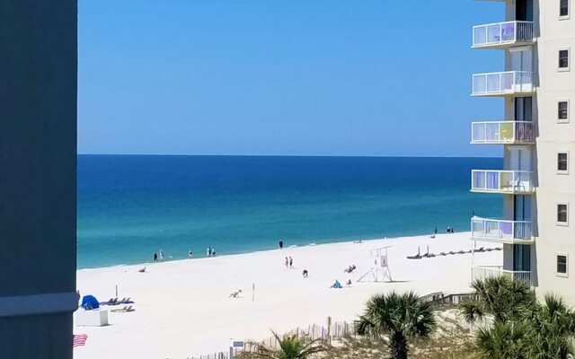 Tradewinds Condos by Hosteeva