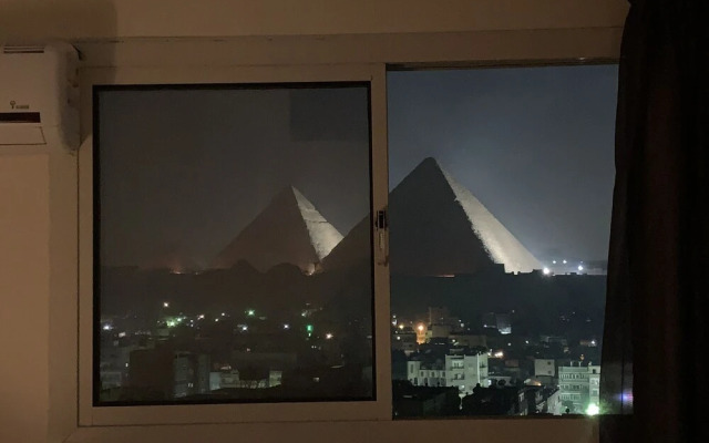 9 Pyramids Inn