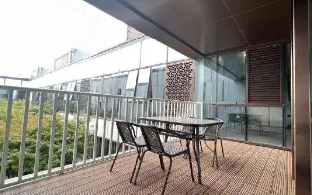 Baiyi Hotel (Suzhou Taihu Scenic Area Xiupin Street)