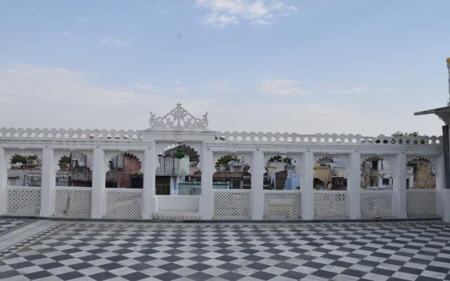 Shree Jagdish Mahal Heritage Hotel