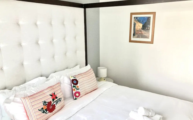 Luxury Seaview With Balcony Sunrisebay Marina