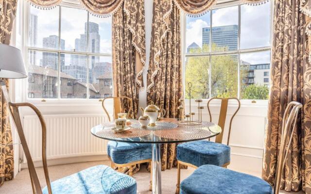 Premium Apartments over looking Canary Wharf Towers