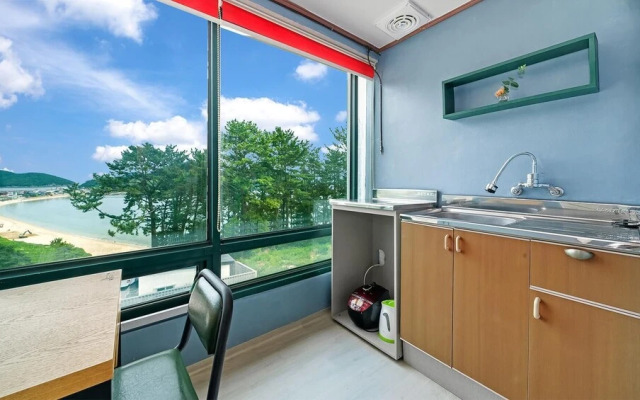 Geoje Oedohouse Pension