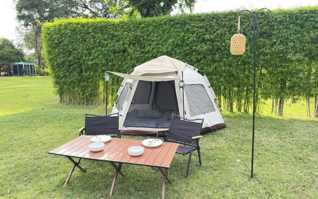 Merlin Hut & Farm