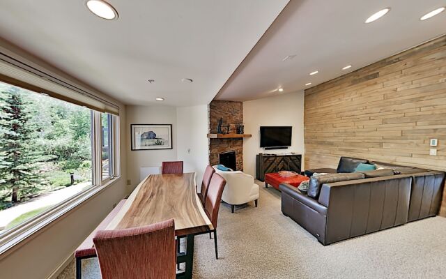 855car84 2 Bedroom Condo