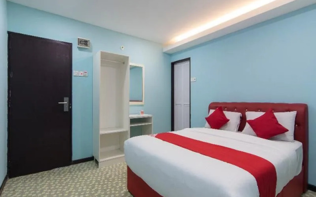OYO 1136 PD Star Hotel