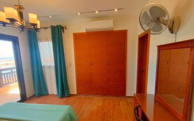 luxury half villa sea view team