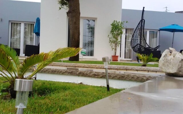 Studio in Atalaia, with Pool Access, Enclosed Garden And Wifi - 3 Km From the Beach