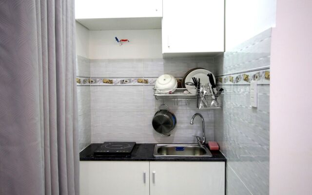 Smiley Apartment 9