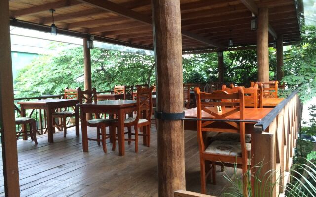 Hotel Mango Garden