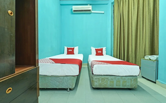 OYO 90441 Cz Traveler's Hotel