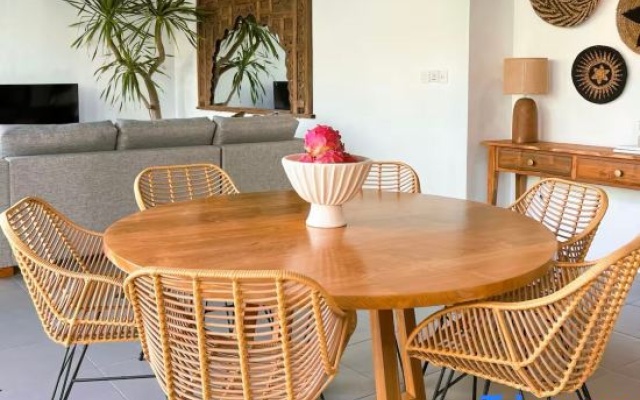Villa 3BR Canggu 5 Mins to Berawa Beach and FINNS – Restaurant – Tibubeneng
