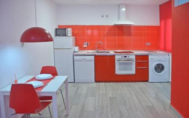 Conil Red-Black Apartment