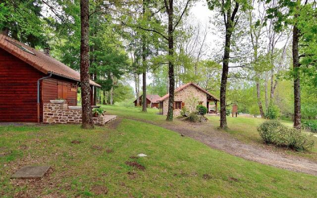 Serene Holiday Home in Cussac with Private Terrace, Barbeque