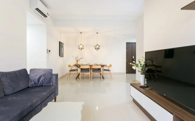 Infinity Edge Pool Rivergate