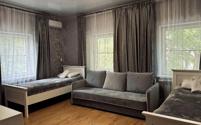 Уманский дом Семь Башен