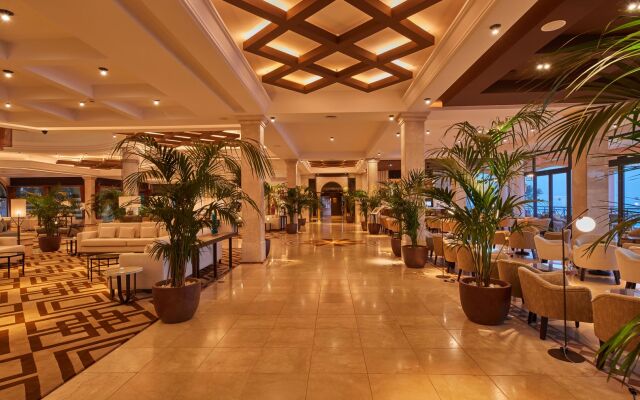 Gran Hotel Atlantis Bahia Real G.L.