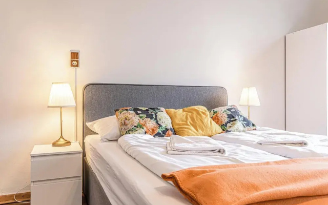 Pretty Apartment Near AKH Center Access