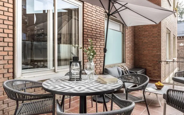 Real - 3 Bedroom and Terrace in Almagro