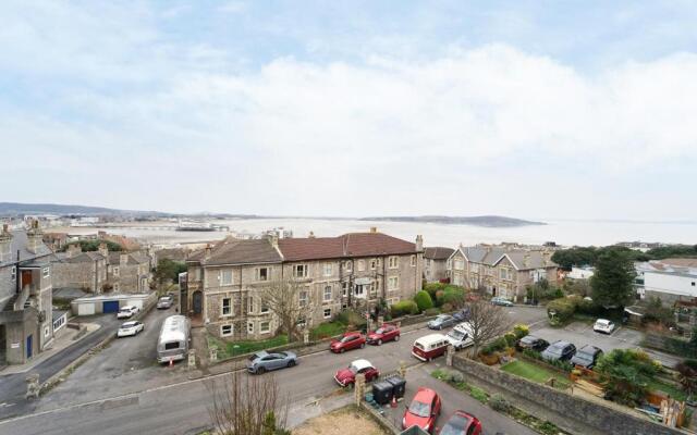 Stunning 2-bed Apartment in Weston-super-mare