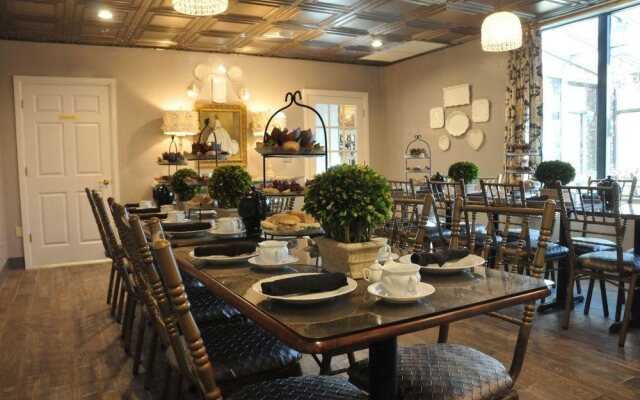 Two Hearts Inn