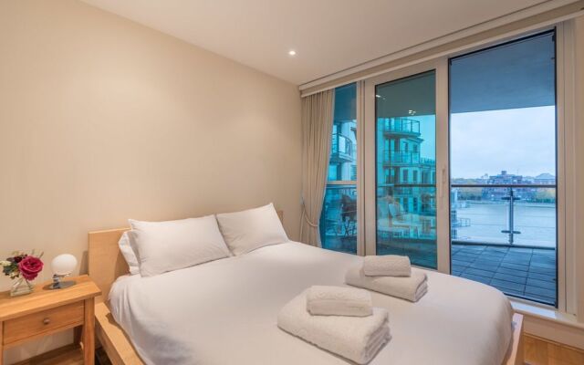 Stunning Flat Overlooking the Thames