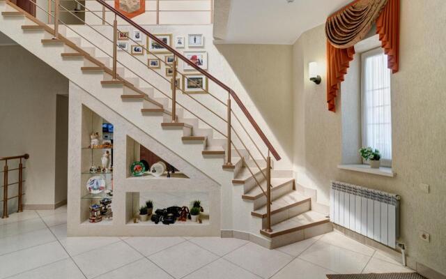 Лондон-Сити на улице Бекешская