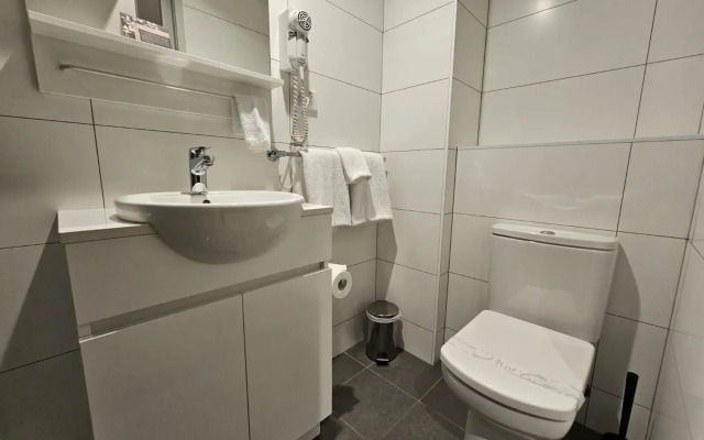 Studio 8 Residences - Adults Only
