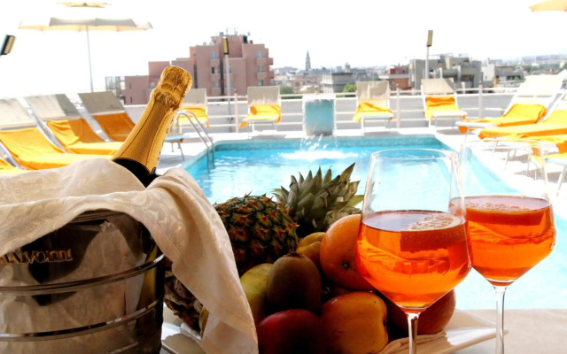 Waldorf Suite Hotel