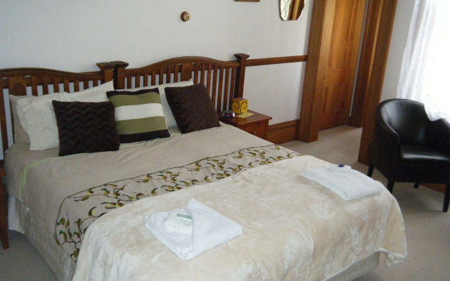 Collingwood Manor Bed & Breakfast