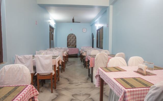 OYO 133 Hotel Center Inn Lake