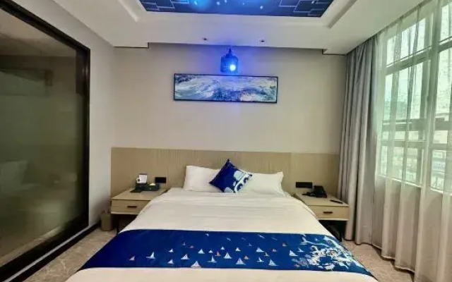 Yeste Hotel (Shenzhen Dalang Commercial Center Huachang Subway Station)