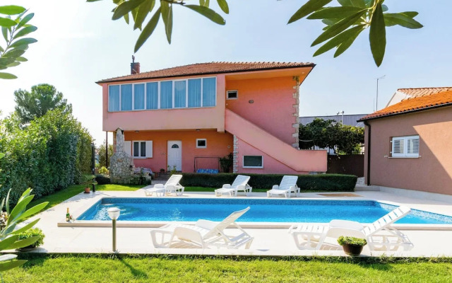 Holiday House Damir - Apartment 1