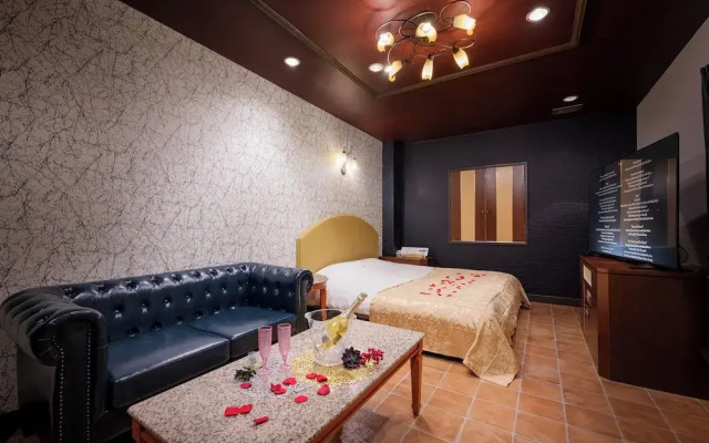 Happy Kiss - Adults Only