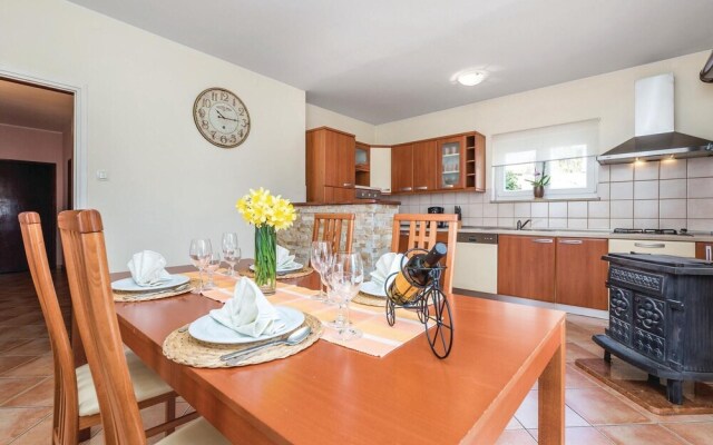 Nice Home in Matulji With Wifi and 2 Bedrooms